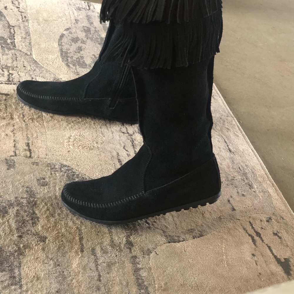 MINNETONKA BOOTS - Picture 2 of 2